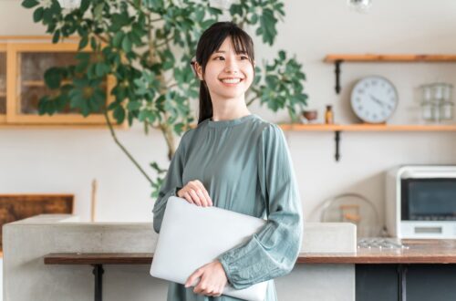 20代女性 オフィスカジュアル